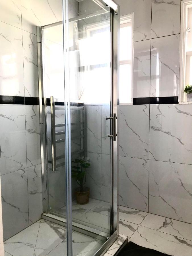 אוקלנד Bright & Comfy Stay In Newly Renovated Home With Parking מראה חיצוני תמונה